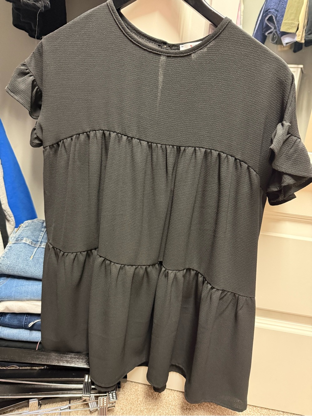 Women’s Black Tiered Short Sleeve Blouse